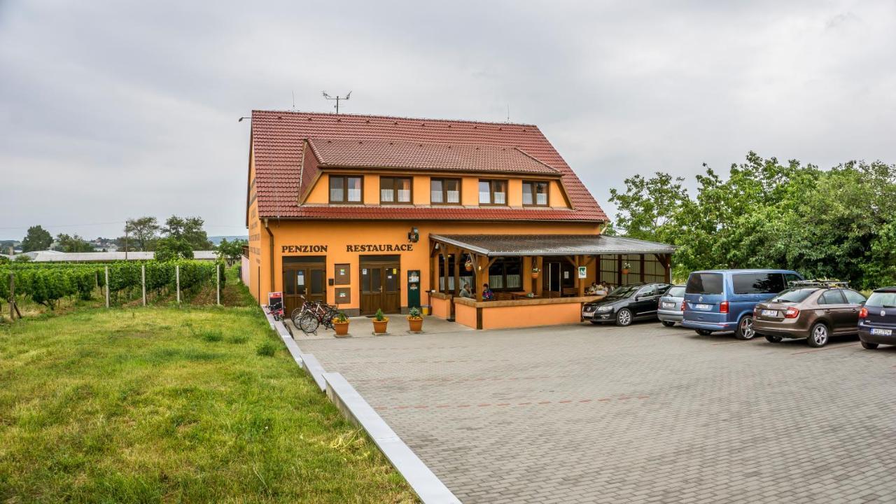 Penzion S Restauraci Na Furhaple Šakvice Εξωτερικό φωτογραφία