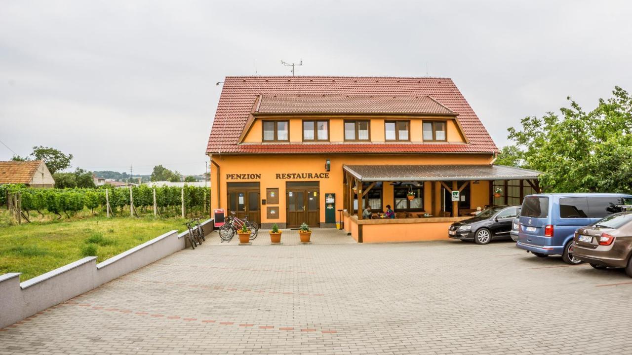 Penzion S Restauraci Na Furhaple Šakvice Εξωτερικό φωτογραφία